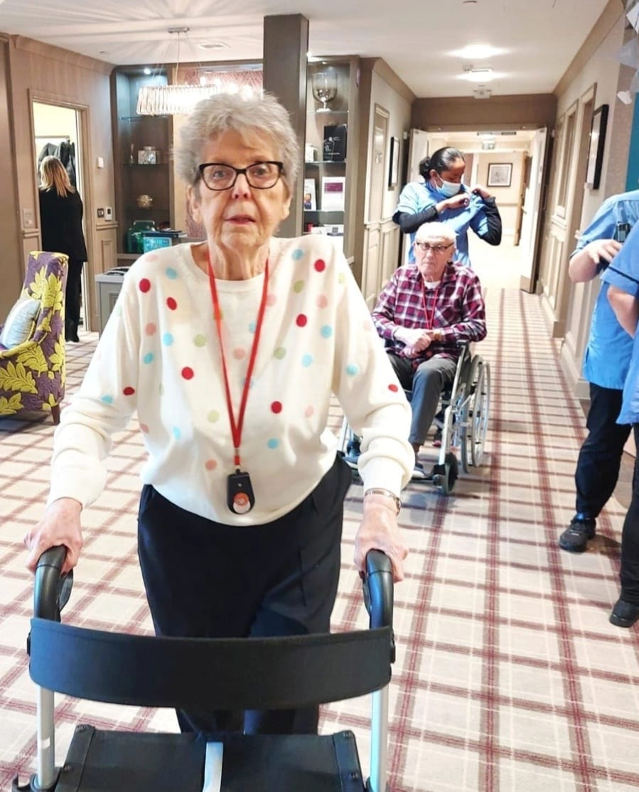 Older adult receiving hospital discharge rehabilitation support at home